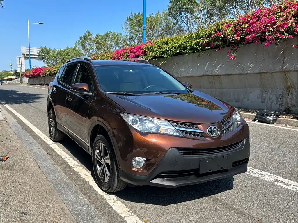 Toyota RAV4 2015 2.0L CVT 2WD Fashion Edition 2016 - thumbnail 3