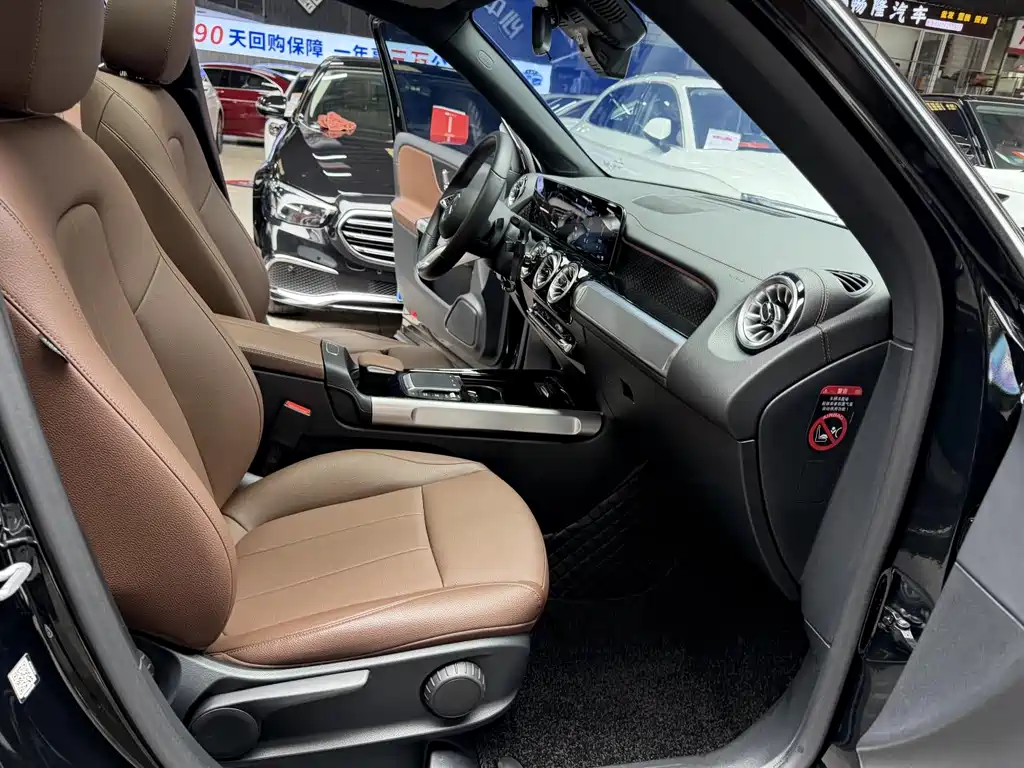 Mercedes-Benz Mercedes-Benz GLB 2024 Model Year Facelift GLB 220 AMG Line 2024 - thumbnail 24