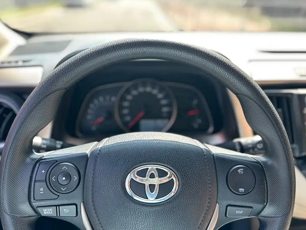 Toyota RAV4 2015 2.0L CVT 2WD Fashion Edition 2016 - thumbnail 10
