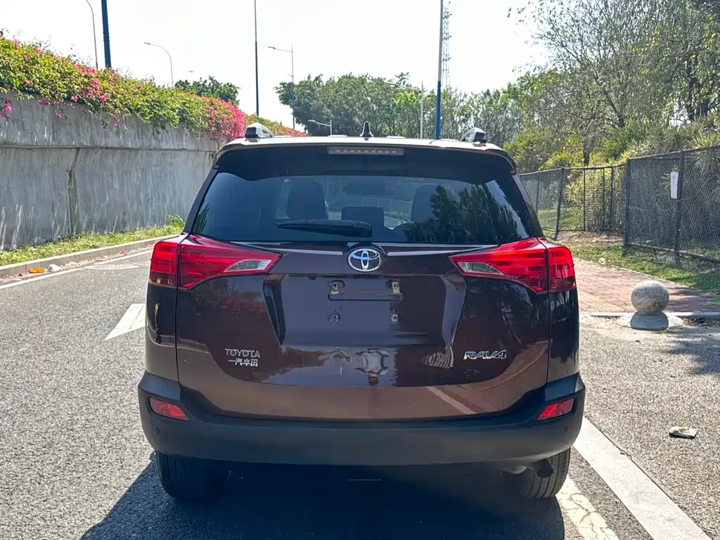 Toyota RAV4 2015 2.0L CVT 2WD Fashion Edition 2016 - thumbnail 28