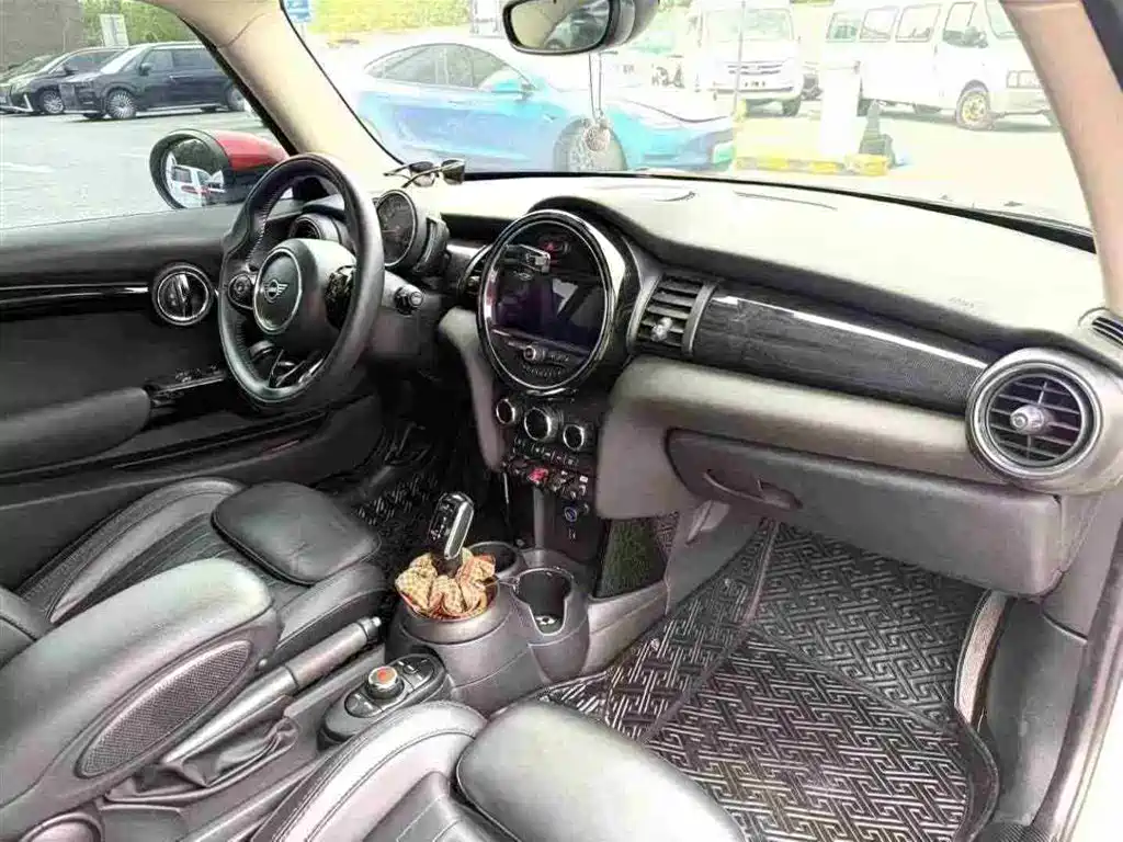 MINI MINI 2019 2.0T COOPER S Artist 2020 - thumbnail 4