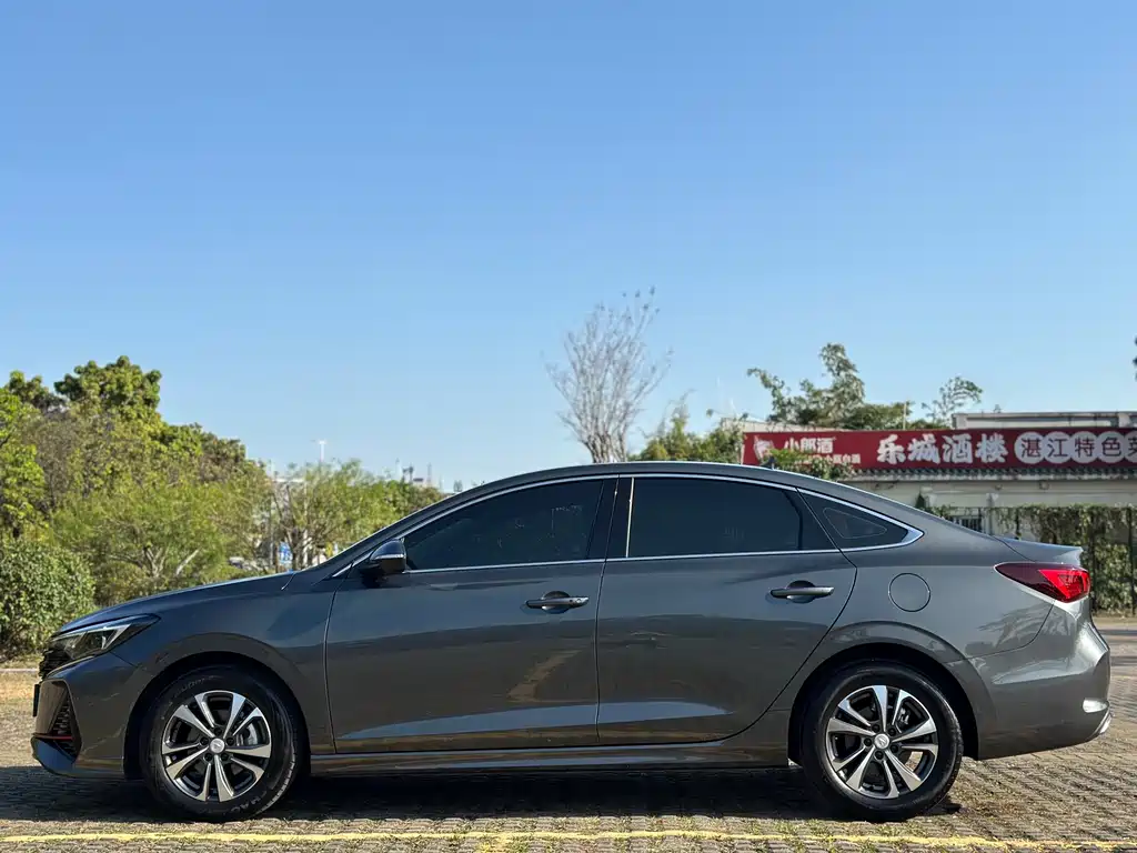 Changan YiDong 2023 Model Enjoyment Edition PLUS Blue Whale NE 1.4T GDI DCT Premium Version 2023 - thumbnail 10