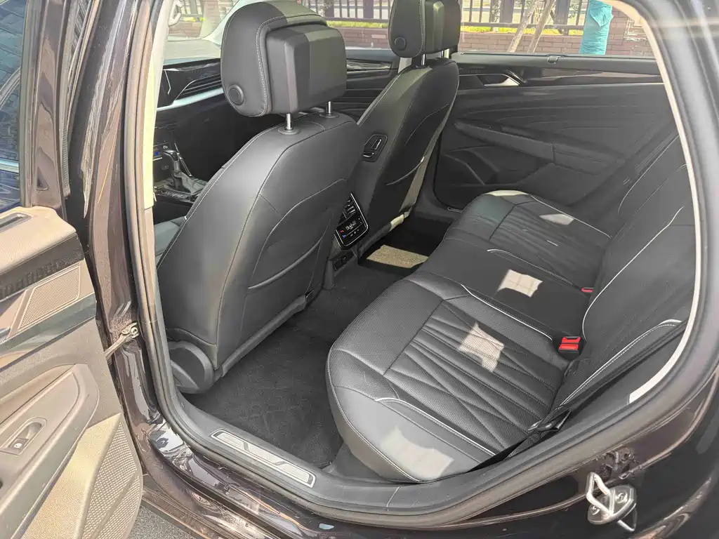 Volkswagen Volkswagen Passat 2022 330TSI Luxury Starry Sky Edition 2021 - thumbnail 11