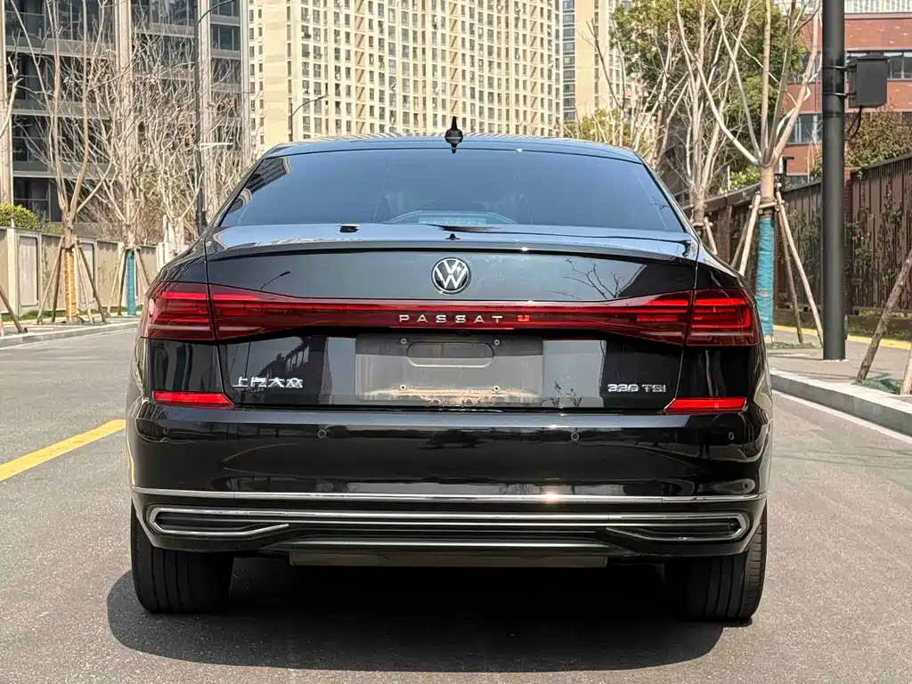 Volkswagen Volkswagen Passat 2022 330TSI Luxury Starry Sky Edition 2021 - thumbnail 16