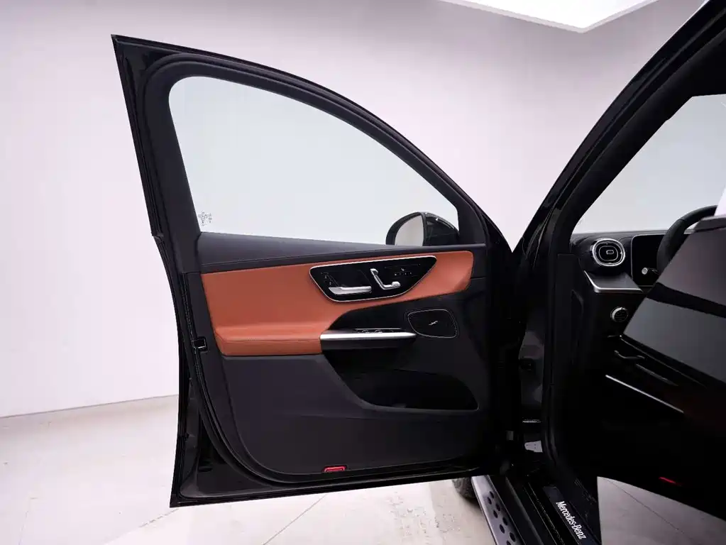 Mercedes-Benz Mercedes-Benz GLC 2025 GLC 260 L 4MATIC Luxury Edition 2025 - thumbnail 15