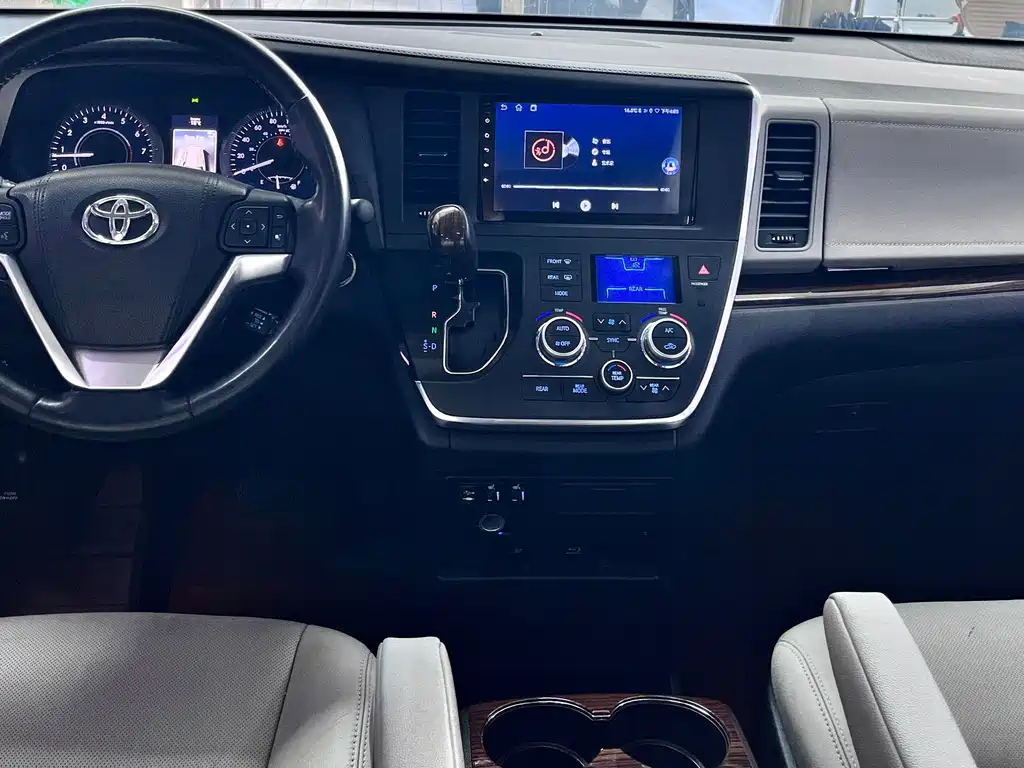 Toyota Toyota Sienna 2015 3.5L AWD LE 2015 - thumbnail 5