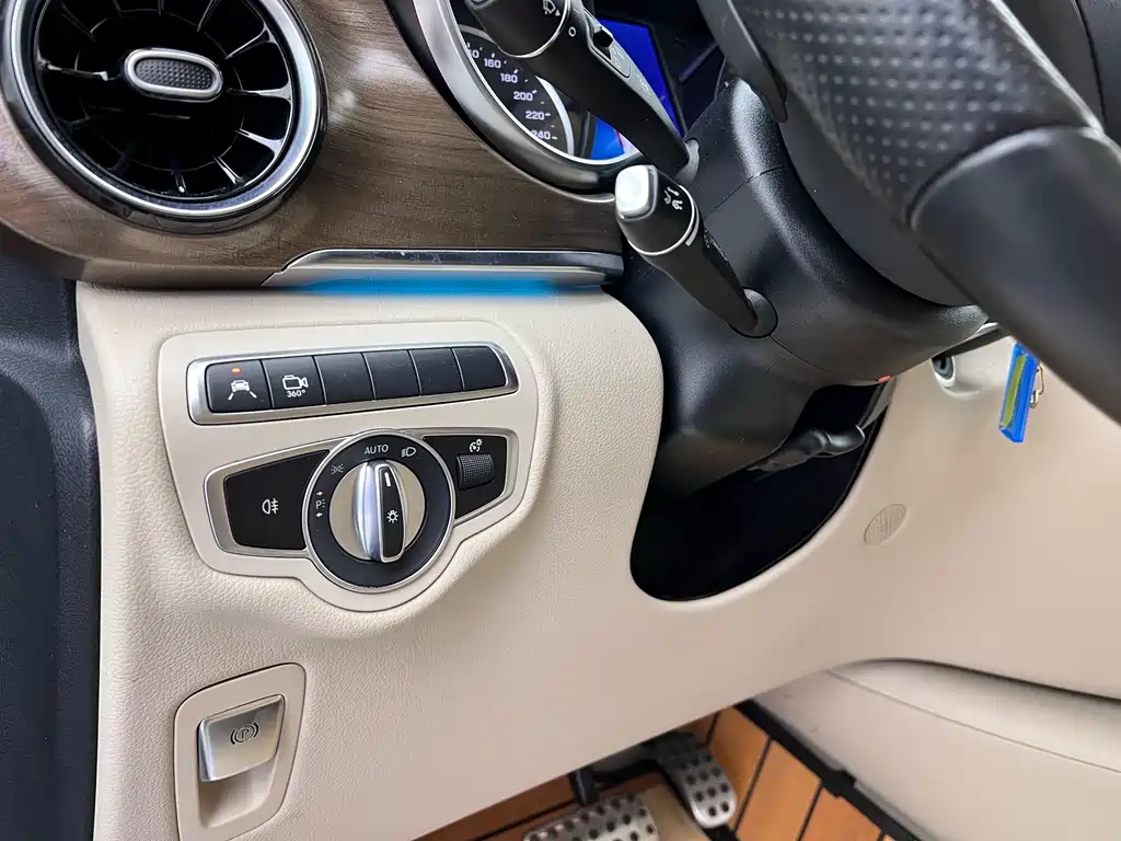 Mercedes-Benz Mercedes-Benz V-Class 2022 V 260 L Long Wheelbase Premium Edition 2023 - thumbnail 7