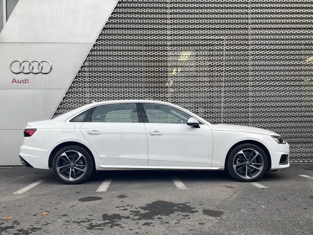 Audi Audi A4L 2020 40 TFSI Fashion Elegant Model 2021 - thumbnail 3