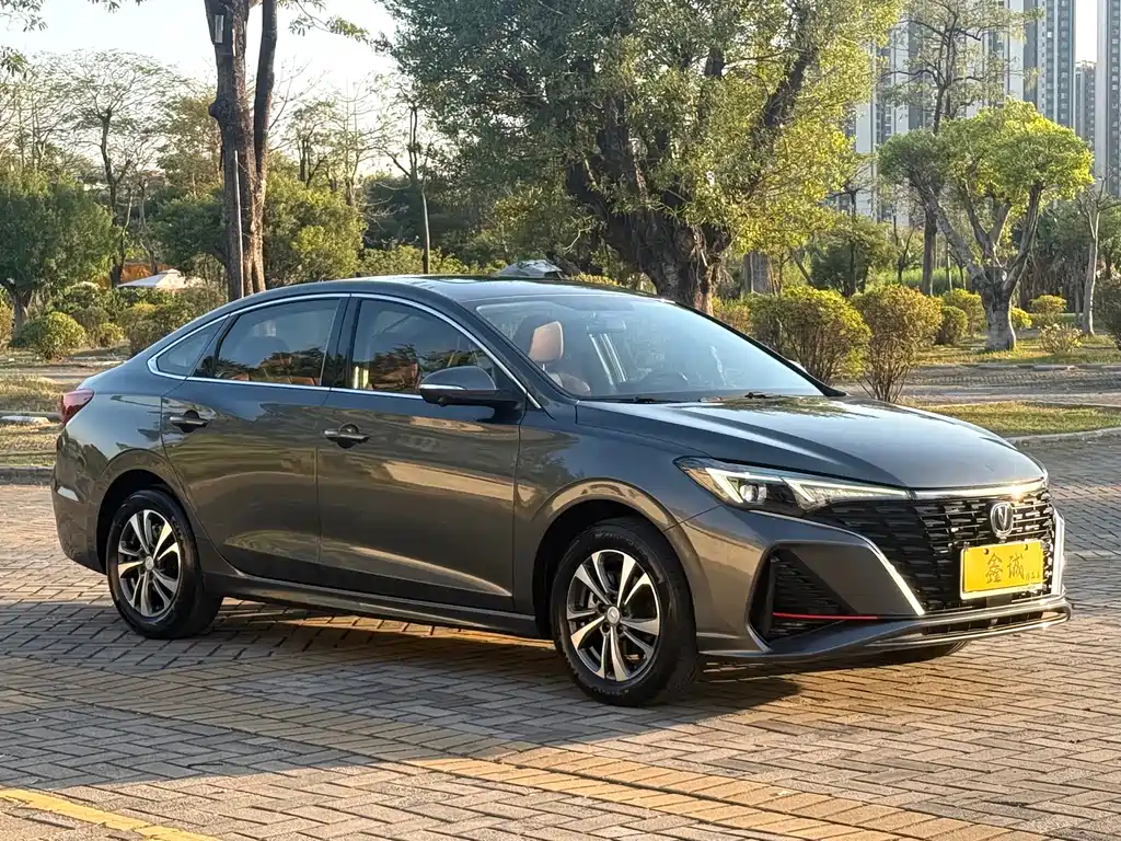 Changan YiDong 2022 PLUS Blue Whale NE 1.4T GDI DCT Premium Edition 2022 - thumbnail 2