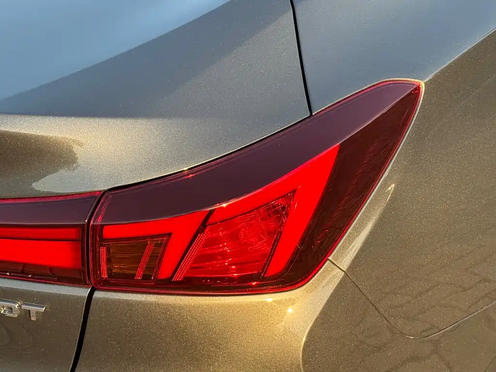 Changan YiDong 2022 PLUS Blue Whale NE 1.4T GDI DCT Premium Edition 2022 - thumbnail 18