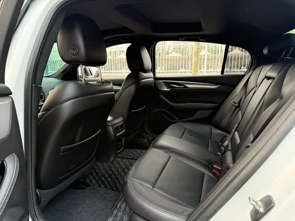Cadillac Cadillac CT5 2022 28T Luxury 2022 - thumbnail 6