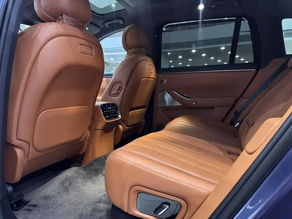 AITO Aito M7 2026 Extended Range Ultra AWD 5-Seat 2025 - thumbnail 12