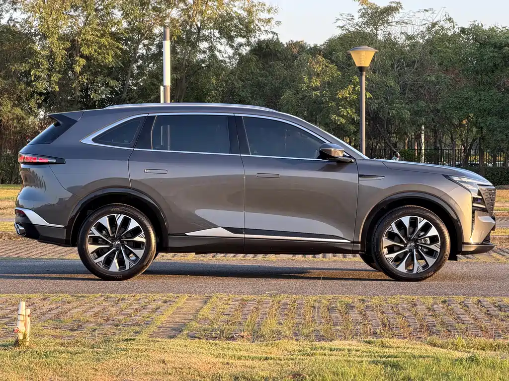 Changan Changan CS75 PLUS 2025 Ultra 2.0T New Blue Whale Qinglei Wind Type 2025 - thumbnail 10