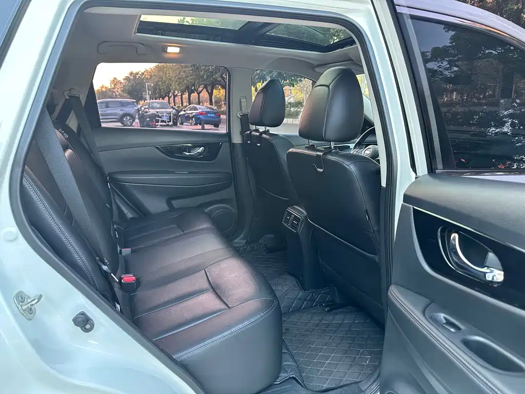 Nissan Nissan X-Trail 2021 2.0L CVT 2WD XL Premium SmartLink Edition 2020 - thumbnail 8