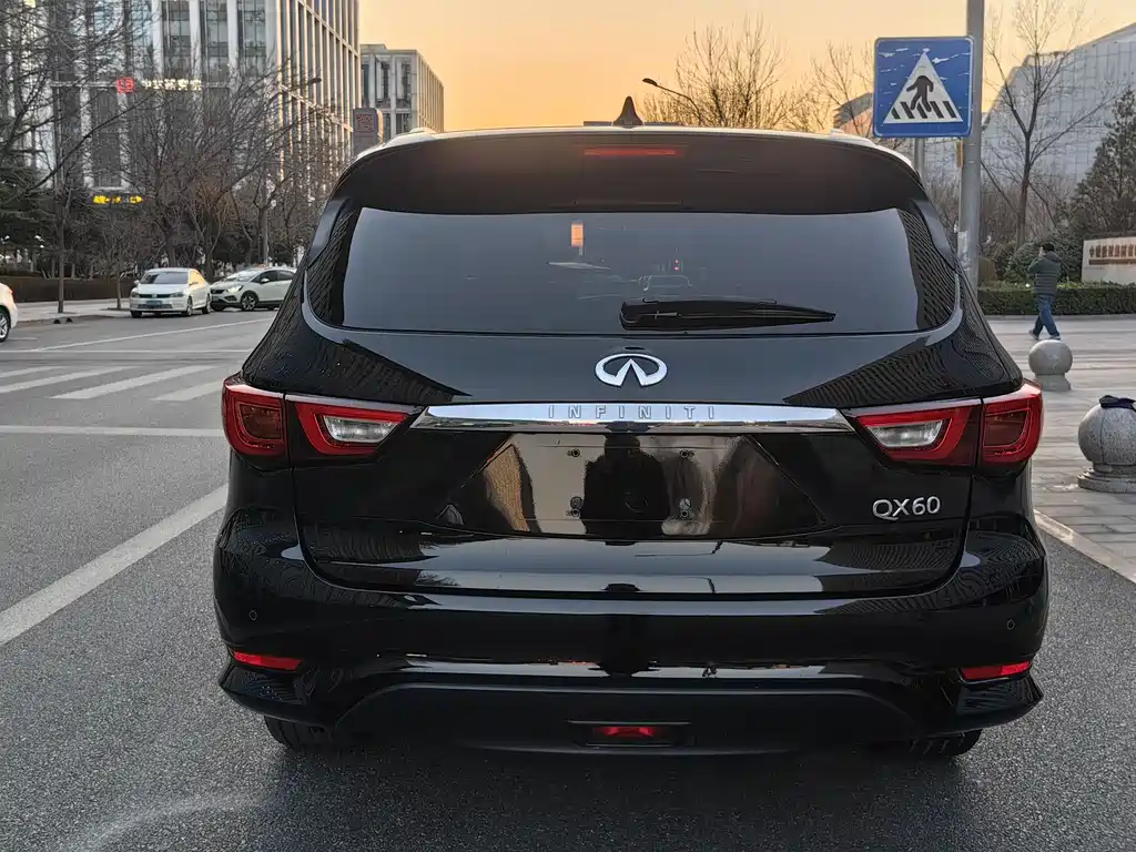 Infiniti Infiniti QX60 Import 2016 Model 2.5 S/C Hybrid 2WD Excellence Edition China V 2016 - thumbnail 5