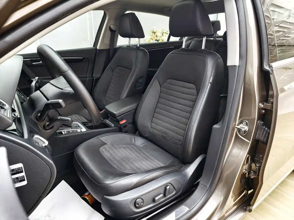 Volkswagen Magotan 2016 1.8TSI Luxury Intelligent Enjoyment Edition 2016 - thumbnail 9