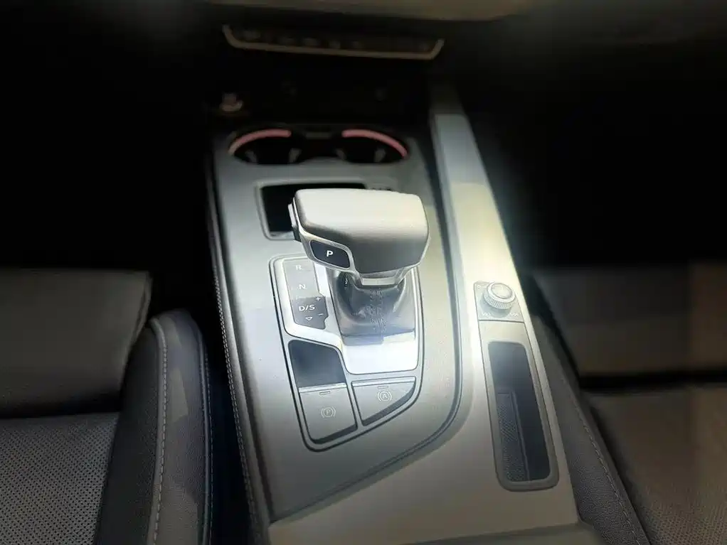 Audi Audi A4L 2022 40 TFSI Premium Dynamic Edition 2022 - thumbnail 17