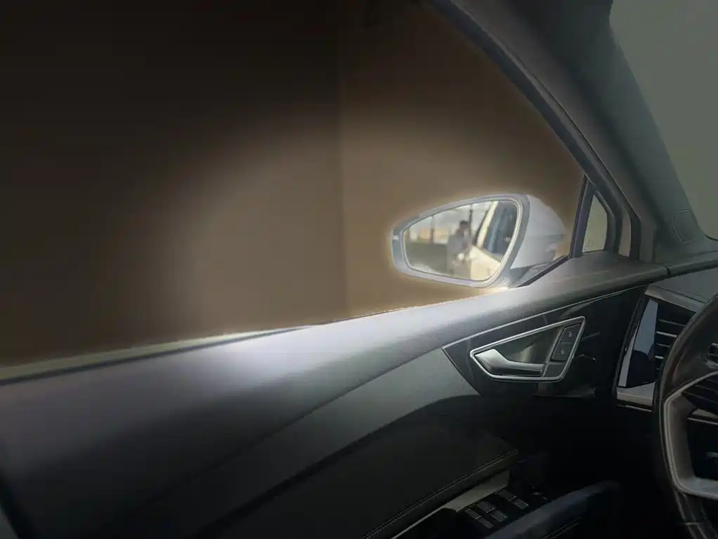 Audi Audi Q4 e-tron 2022 40 e-tron Edition One 2023 - thumbnail 10