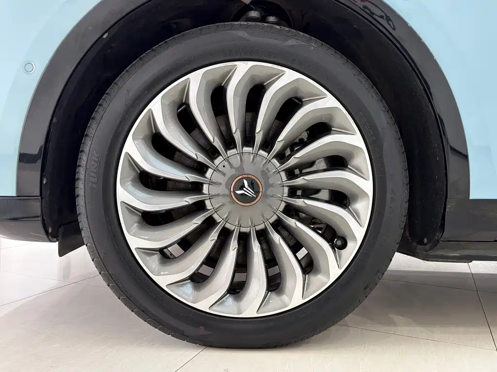 Lantu Auto Lantu FREE 2021 Standard Range-Extended AWD Exclusive Luxury Package 2021 - thumbnail 4