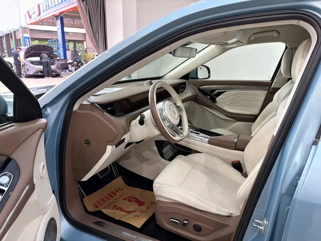 Lantu Auto Lantu FREE 2021 Standard Range-Extended AWD Exclusive Luxury Package 2021 - thumbnail 6