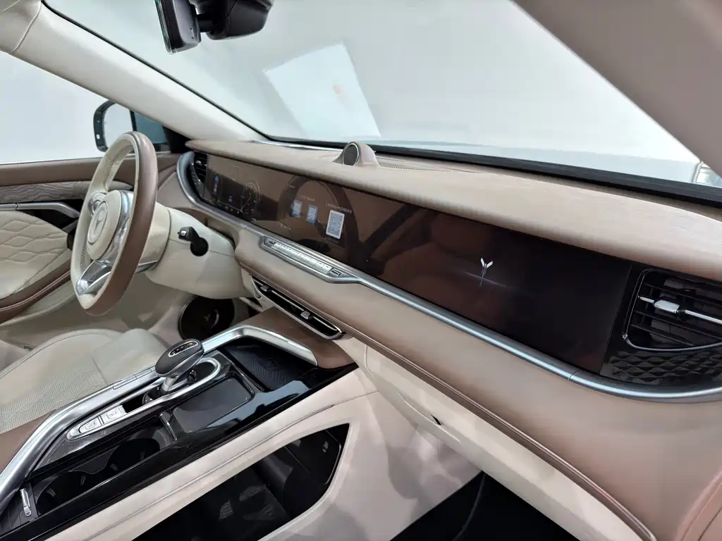 Lantu Auto Lantu FREE 2021 Standard Range-Extended AWD Exclusive Luxury Package 2021 - thumbnail 12
