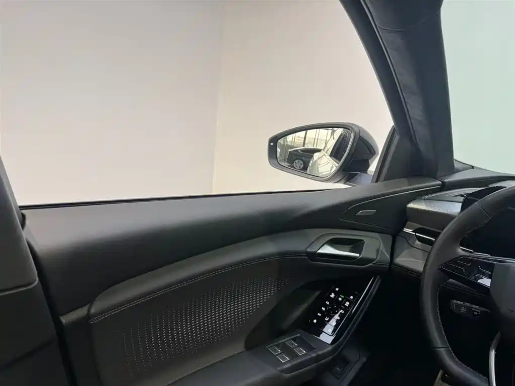 Audi Audi Q6L e-tron 2026 Launch Edition 2025 - thumbnail 10