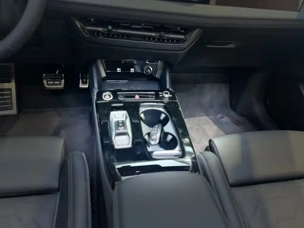 Audi Audi Q6L e-tron 2026 Launch Edition 2025 - thumbnail 11