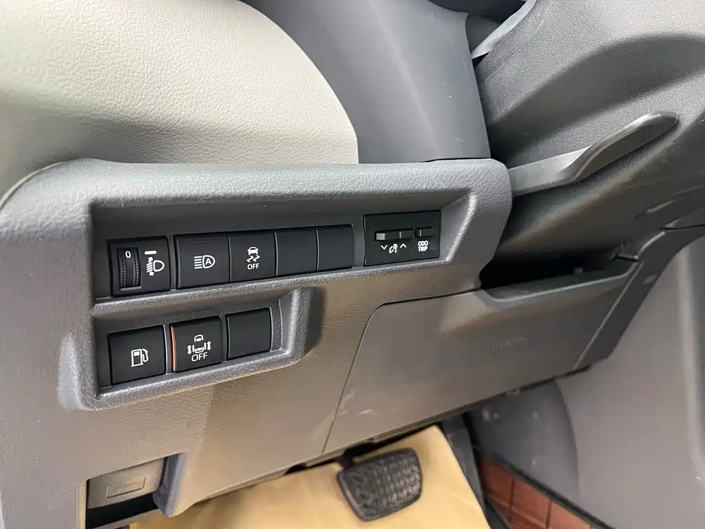 Toyota Toyota Granvia 2023 2.5L Hybrid Comfort Edition 2024 - thumbnail 6