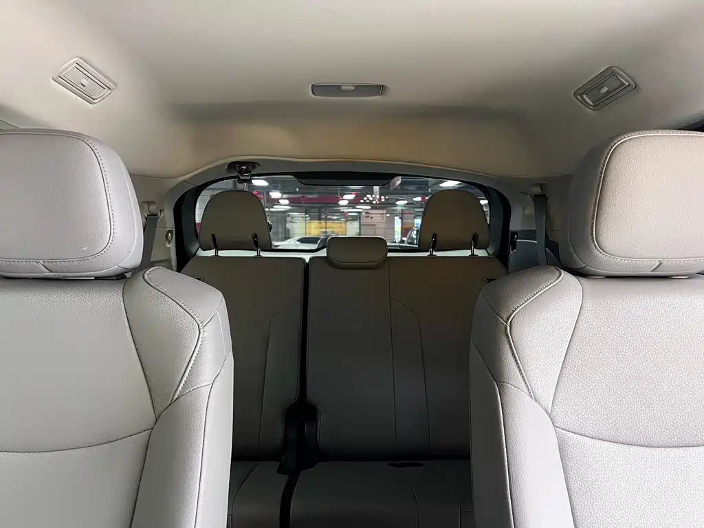 Toyota Toyota Granvia 2023 2.5L Hybrid Comfort Edition 2024 - thumbnail 10