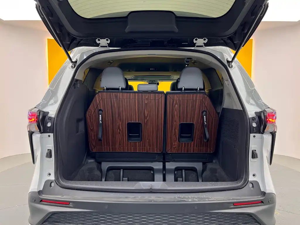 Toyota Toyota Granvia 2023 2.5L Hybrid Comfort Edition 2024 - thumbnail 27
