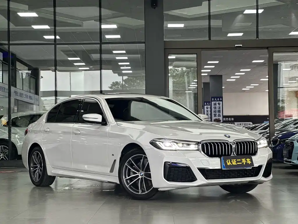 BMW BMW 5 Series 2021 525Li M Sport Package 2021 - thumbnail 3