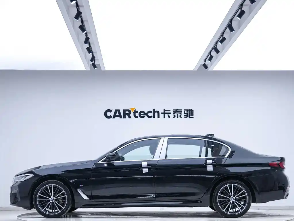 BMW BMW 5 Series 2022 Model Year Facelift 530Li Leading Type M Sport Package 2022 - thumbnail 2