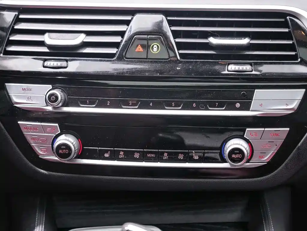 BMW BMW 5 Series 2022 Model Year Facelift 530Li Leading Type M Sport Package 2022 - thumbnail 11