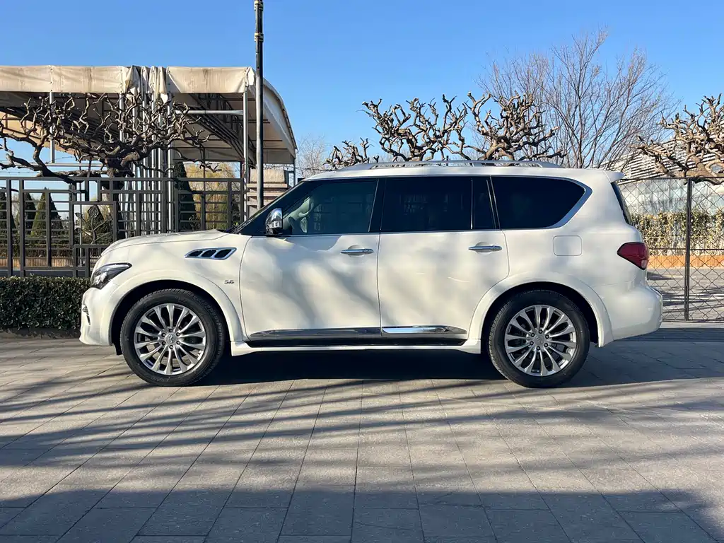 Infiniti Infiniti QX80 2016 5.6L 4WD 2017 - thumbnail 3