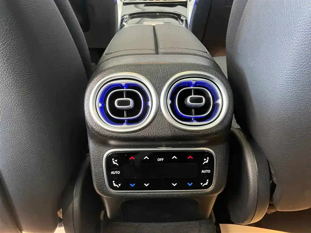 Mercedes-Benz Mercedes-Benz GLC 2023 GLC 260 L 4MATIC Luxury 5-Seat 2023 - thumbnail 17