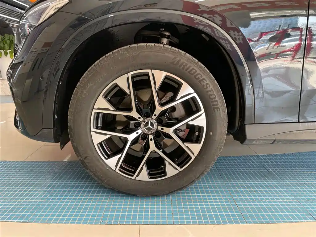 Mercedes-Benz Mercedes-Benz GLC 2023 GLC 260 L 4MATIC Luxury 5-Seat 2023 - thumbnail 25
