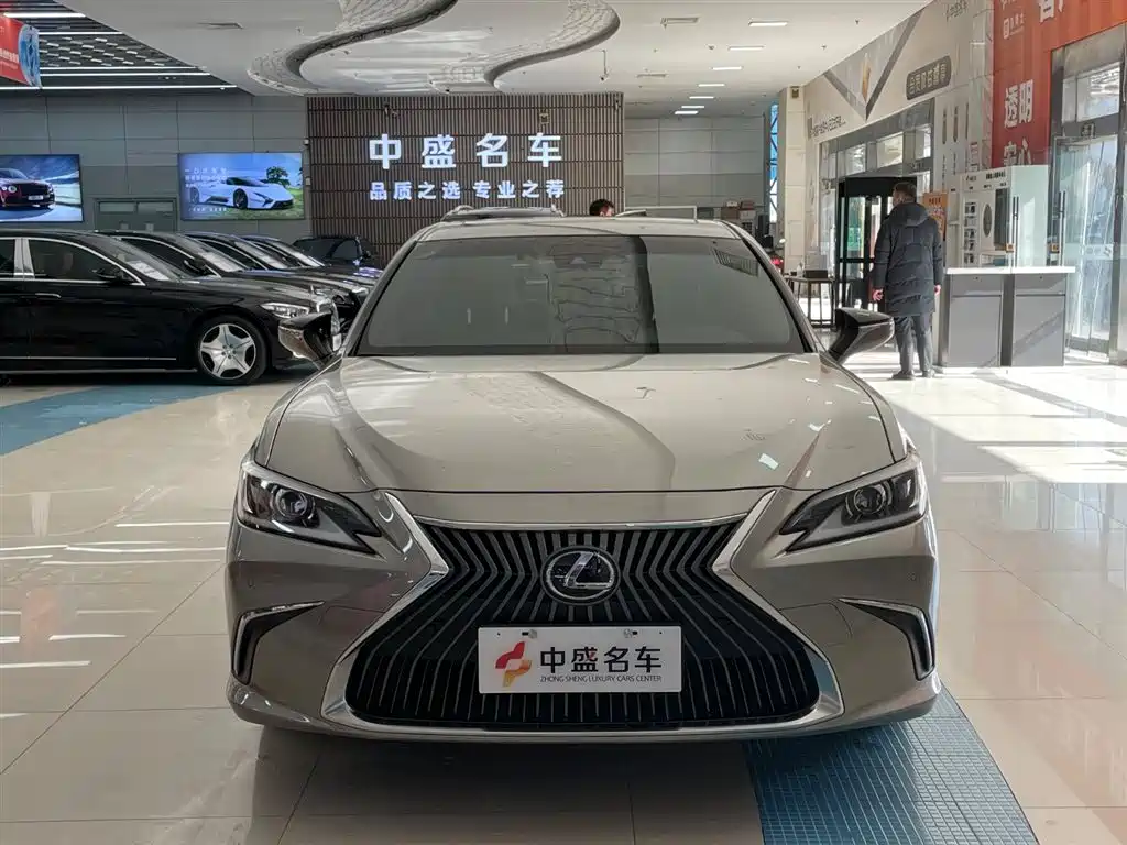 Lexus Lexus ES 2020 200 Excellence Edition 2021 - thumbnail 2