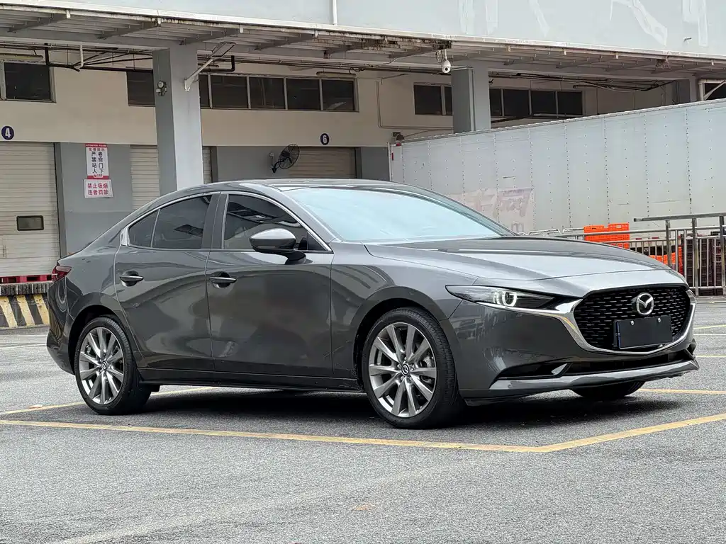 Mazda Mazda 3 Axela 2022 2.0L Automatic Quality Edition 2022 - thumbnail 3