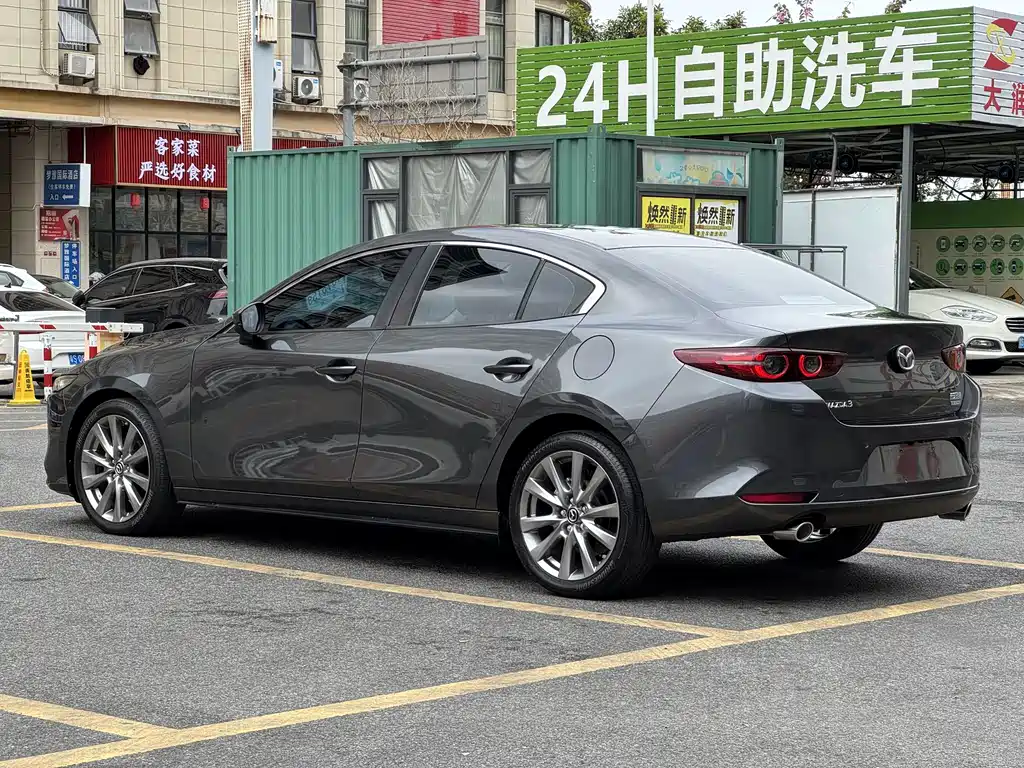 Mazda Mazda 3 Axela 2022 2.0L Automatic Quality Edition 2022 - thumbnail 5