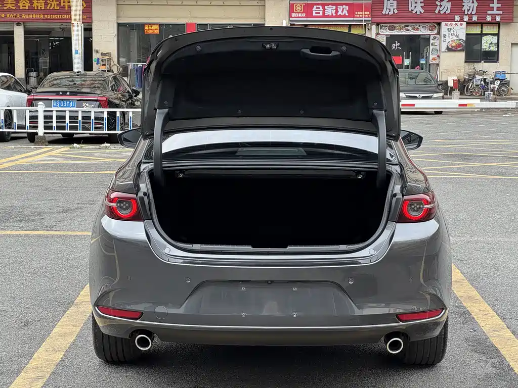 Mazda Mazda 3 Axela 2022 2.0L Automatic Quality Edition 2022 - thumbnail 13