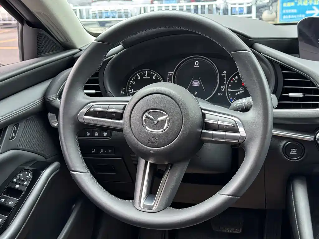 Mazda Mazda 3 Axela 2022 2.0L Automatic Quality Edition 2022 - thumbnail 15