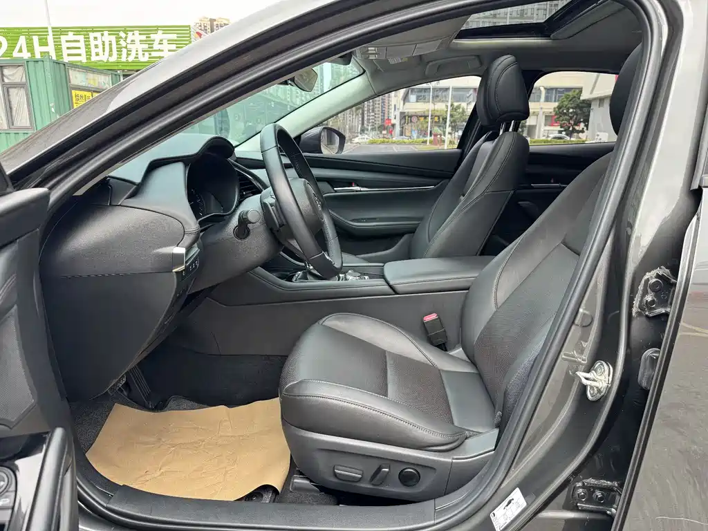 Mazda Mazda 3 Axela 2022 2.0L Automatic Quality Edition 2022 - thumbnail 24
