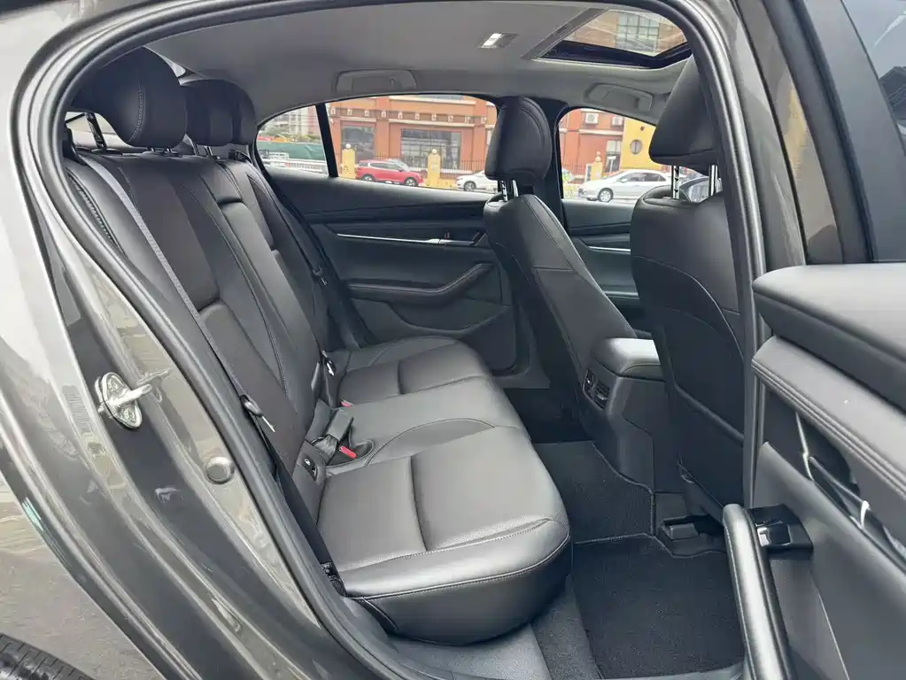 Mazda Mazda 3 Axela 2022 2.0L Automatic Quality Edition 2022 - thumbnail 26