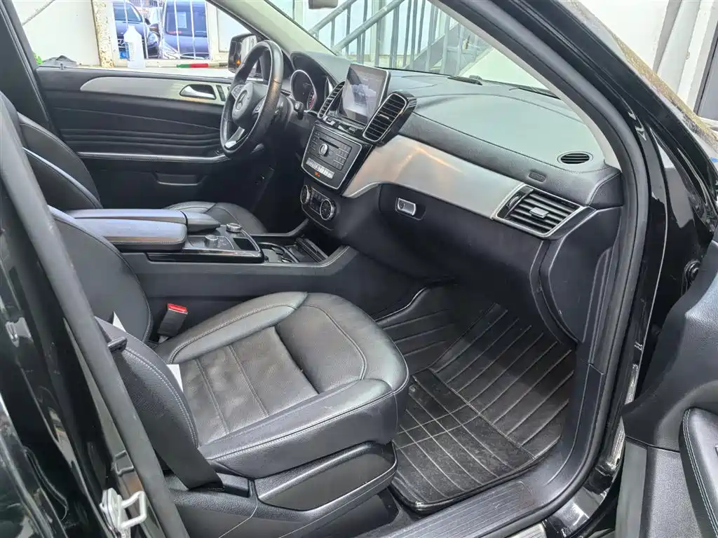 Mercedes-Benz Mercedes-Benz GLE Coupe 2015 GLE 320 4MATIC Coupé SUV 2016 - thumbnail 13