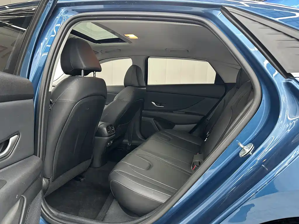 Hyundai Hyundai Elantra 2022 1.5L CVT LUX Premium Edition 2023 - thumbnail 5