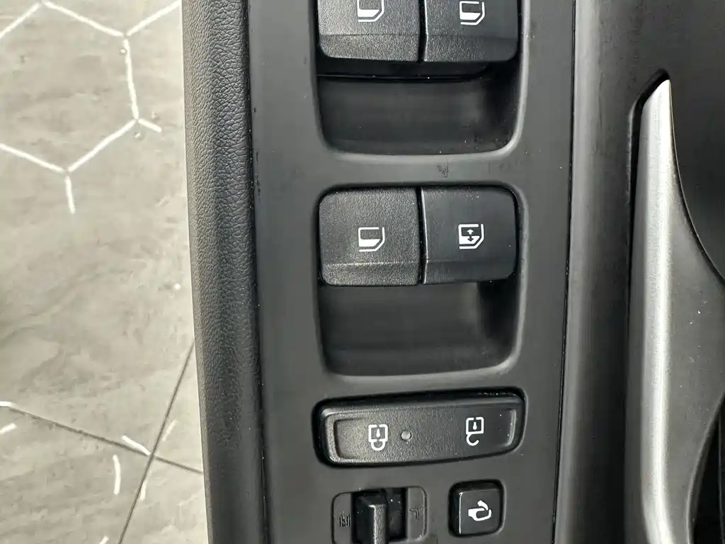 Hyundai Hyundai Elantra 2022 1.5L CVT LUX Premium Edition 2023 - thumbnail 11