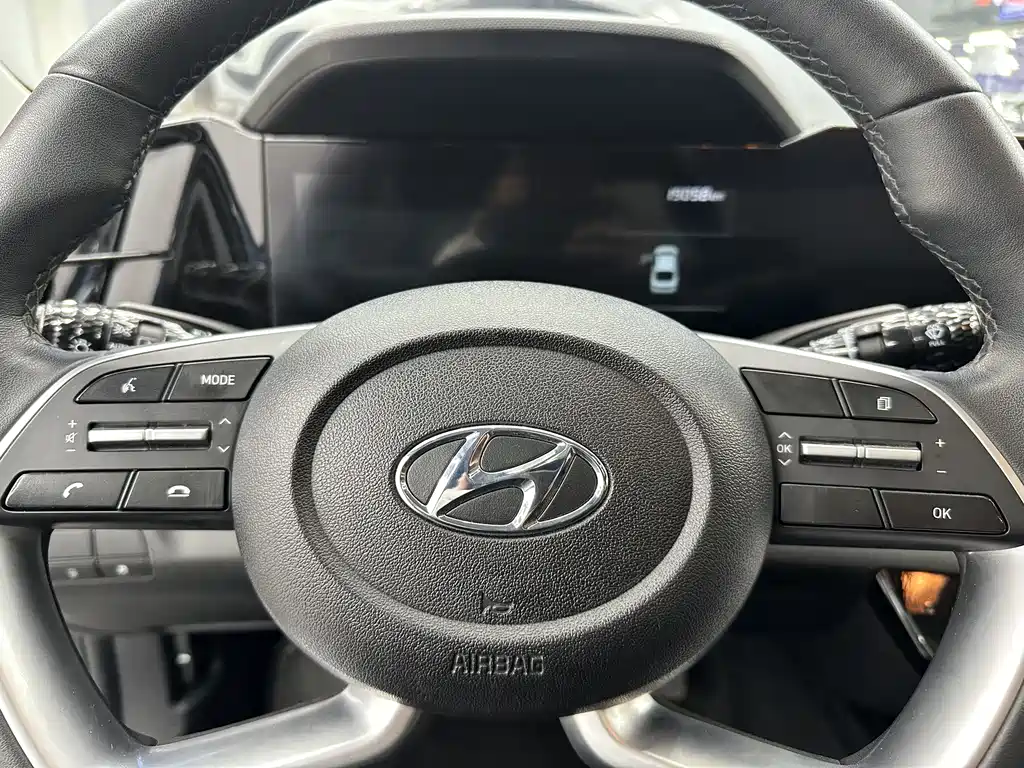 Hyundai Hyundai Elantra 2022 1.5L CVT LUX Premium Edition 2023 - thumbnail 14