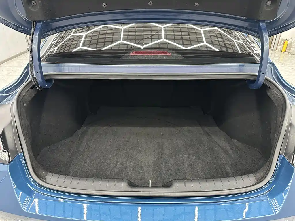 Hyundai Hyundai Elantra 2022 1.5L CVT LUX Premium Edition 2023 - thumbnail 17