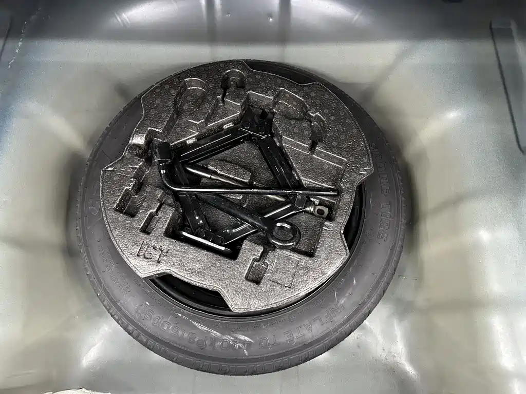 Hyundai Hyundai Elantra 2022 1.5L CVT LUX Premium Edition 2023 - thumbnail 18