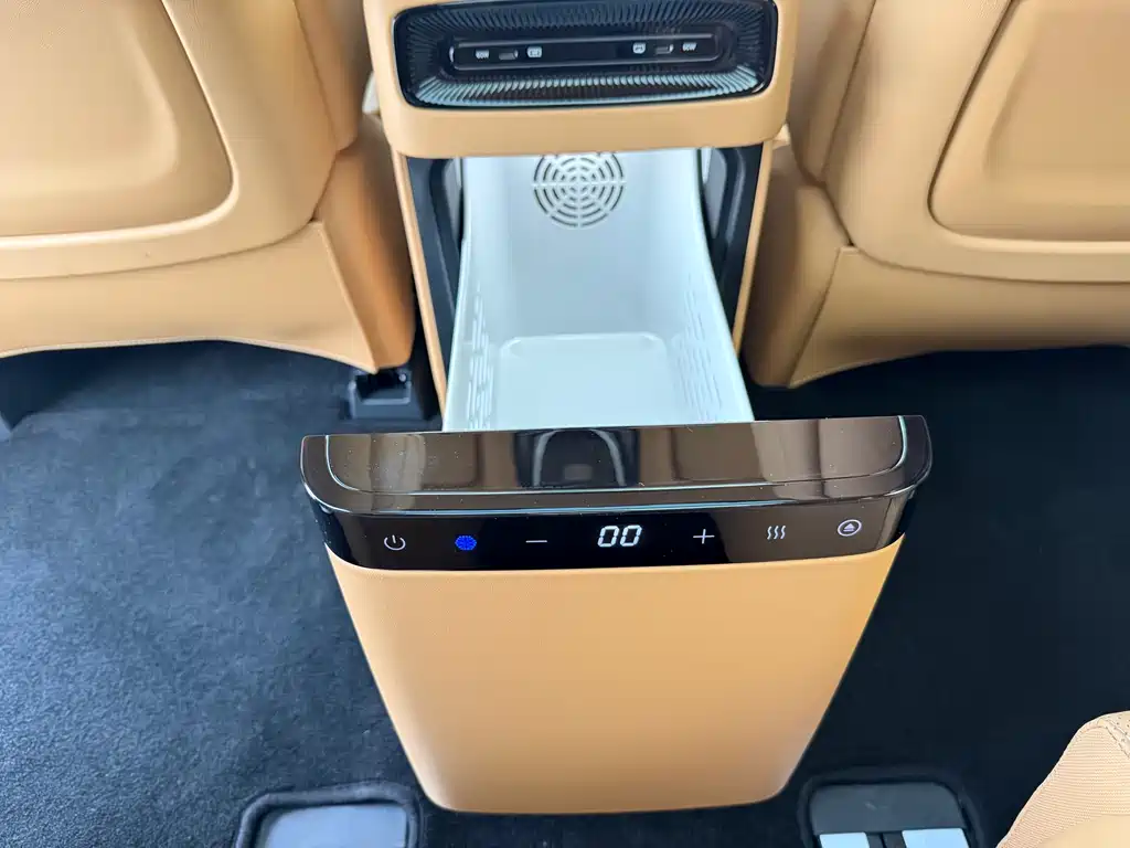 Lantu Automobile Lantu Dreamer 2026 PHEV Kunpeng Pro 2026 - thumbnail 27